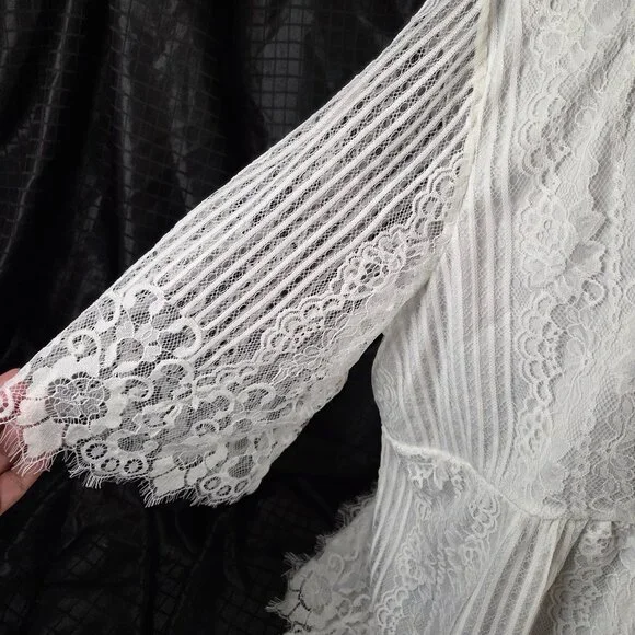 Suzanne Betro Lace Top - Picture 4 of 5